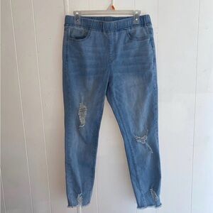 Women’s Distressed Jeans
